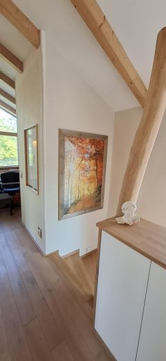 Arrivare. Respirare. Sentirsi a casa. Casa d'architetto in costruzione ecologica in legno – OG Flur 