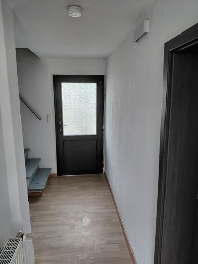 Dom jednorodzinny w centrum Giesenkirchen z tarasem i dużym ogrodem – Flur