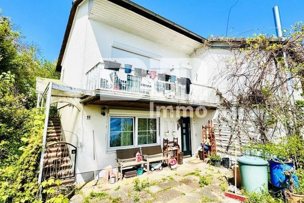 Umfangreich saniertes EFH inkl. PV-Anlage, Terrasse, Wintergarten und Garage