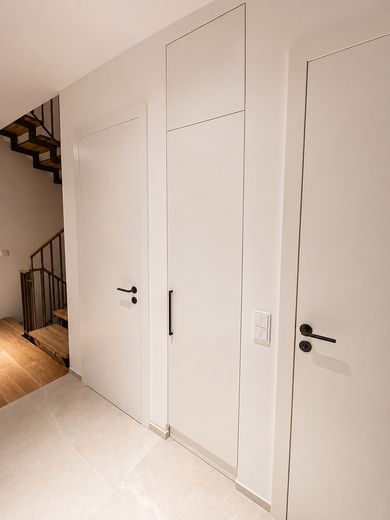 Exklusives Einfamilienhaus mit hochwertiger Ausstattung, Garage und Garten – EG - Eingangsbereich
