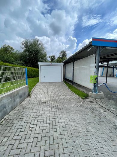 SB-Waschplatzanlage inclusive Imbiss mit Gastraum und Außenterrasse – Garage Nr 2