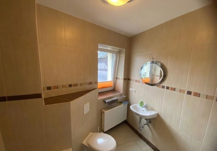 4‑Seiten‑Hof 8200 m², Teilfinanzierung mögl. Berlin-nah, für Pferde, Mehrgeneration, Gewerbe; Café – Bad mit Badewanne