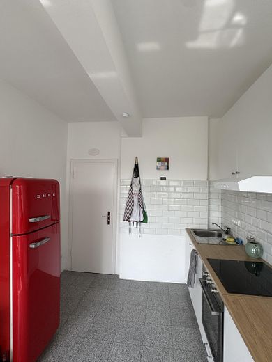 Ampio appartamento ristrutturato di 5 locali al piano in Rüttenscheid con balcone, bagno per gli ospiti, ascensore, 4° piano – Küche