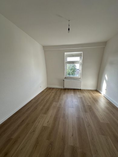 Frisch renovierte 4-Zimmer Wohnung in Essen-Frohnhausen – Schlafzimmer_1.1