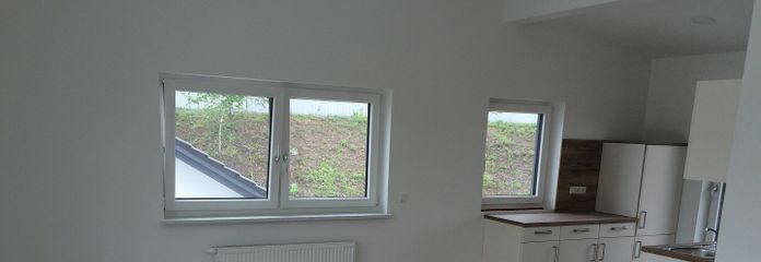 Lichtdurchflutete und neu gebaute 2-Zimmer Wohnung mit Terrasse und EBK, ohne Courtage - Nr. 15 – Wohnen / Essen / Kochen 2