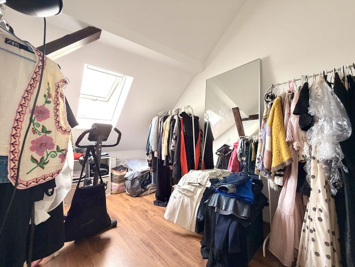 Einzigartiges Dachgeschoss +++ PROVISIONSFREI +++ 4 Zimmer, offene Balken & viel Tageslicht + Garage – Raum 4