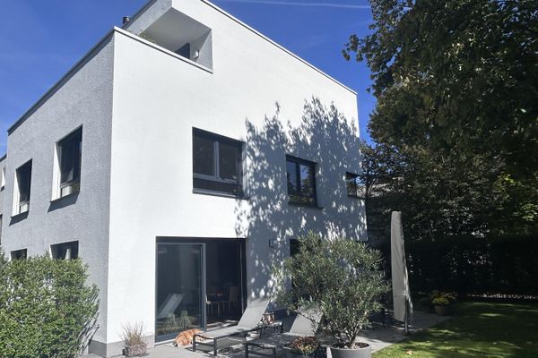 Buchschlag Freist. EFH, 500 qm Grundstück, 278 qm Wohnfläche mit Pool und Doppelgarage