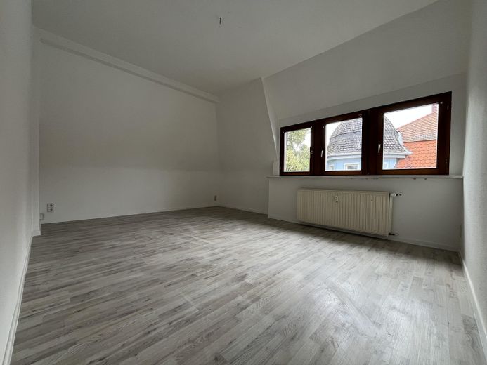 Erstbezug nach Sanierung - Großzügige 3-Raumwohnung in Zwickau-Nord im DG – फोटो 14