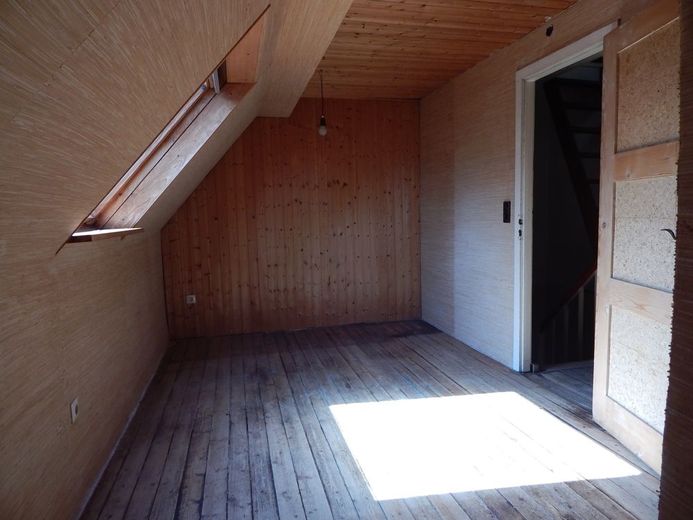 *****Ein echtes Juwel! sucht neuen Hausherrn***** – Zimmer DG