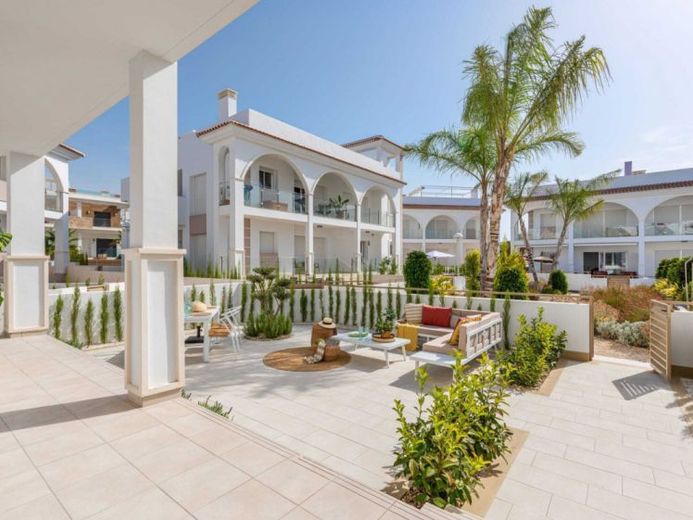 Sehr schönes Key Ready Haus mit Pool – Foto 1