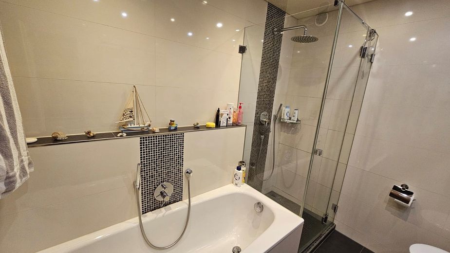 Attraktive 4,5-Zimmer-Terrassenwohnung – Foto 9