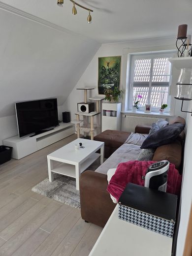 DG: Wohnzimmer (1/2)