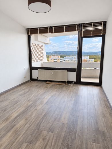 Luminoso piso dúplex de 3 habitaciones recién reformado con balcón en Mainz-Finthen – Schlafzimmer
