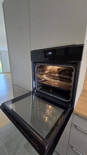 Derede yaşamak - bahçeli ve yeşilliğe bakan aile için modern yeni yapım sıra evi – Backofen