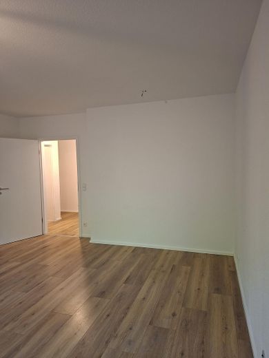 Wohnen wie im Grünen: Frisch renovierte 2-Zimmer-Wohnung (57m2) mit Terrasse & Gartennutzung – Foto 5