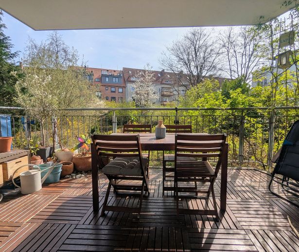 Provisionsfrei: Schöne Eigentumswohnung mit Loggias nahe Neue Mitte Altona – Loggia mit Blick ins Grüne