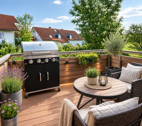 helle, großzügige Wohnung mit Weitblick fußläufig zum Pilsensee – Wohnbalkon- Virtuelles Staging