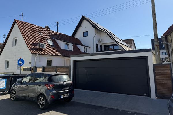 Huis in plaats van appartement – gemoderniseerd voorhuis met tuin