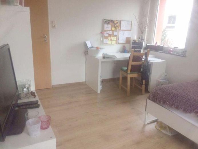 Sehr schöne, helle 1 Zi - mit EBK und Autoabstellplatz in Mainz – Foto 1