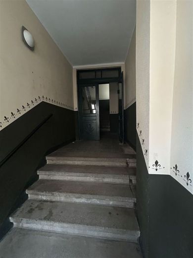 Kompakte DG 3-Zimmer mit Aufzug, Laminat, Dachbalkon und Eckwanne in guter Lage! – IMG_8631