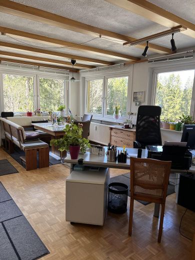 Duże 4-pokojowe mieszkanie z prawdziwą wartością dodaną! Możliwe elastyczne użytkowanie! (app. na poddaszu, ogród, rezerwy) – Photo 8