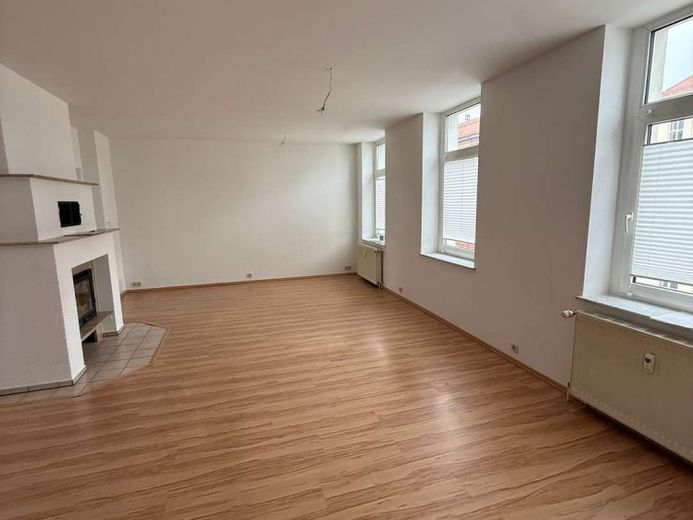 Charmante 2-Raum-Wohnung in zentraler Lage von Plauen – Foto 1