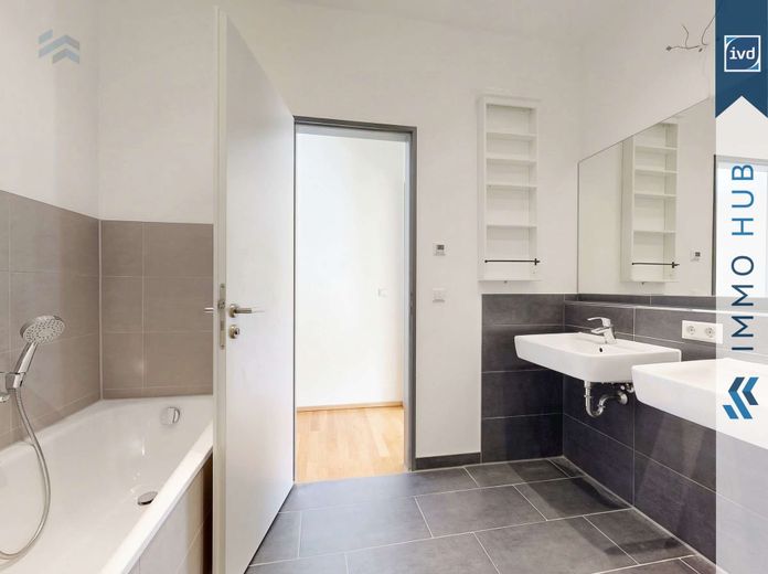 ++ Bezugsfrei, 4 Zimmer, Westbalkon und zwei Bäder ++ – 5604562-DiKTWTdzZHkQKAHcAG4vmEFV-116-Lutzner-Strae-03102026_154857_Bildbearbeitung.jpg