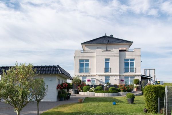 Willa w 1. linii przy plaży, Kieler Förde, ***dom wielopokoleniowy***