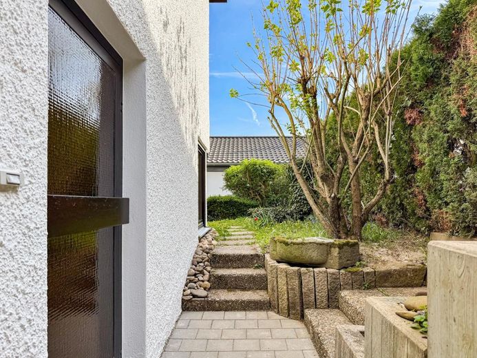 Heilbronn-Ost Bestlage: Architektenhaus mit Einliegerwohnung & Garten – Einliegerwohnung Außenansicht