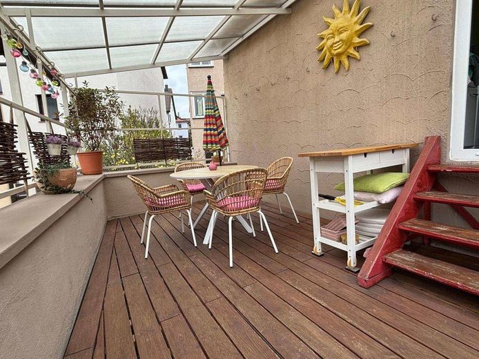 Dachterrasse aus Küche heraus