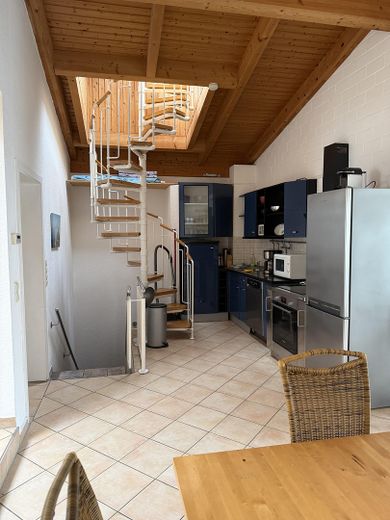 Maisonette mit Dachterrasse mitten in Warnemünde – Wendeltreppe zur Dachterrasse