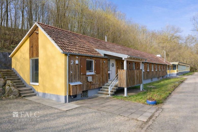 Einzigartige Immobilie - Naturnah Wohnen und Arbeiten am Neckar – Eingang Wohnen
