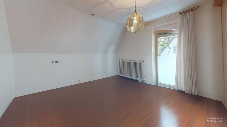 Ruhig gelegenes EFH mit Sanierungspotential | Balkon, Garten &amp; Wintergarten  | Garage inkl. – Schlafzimmer3_Bild2