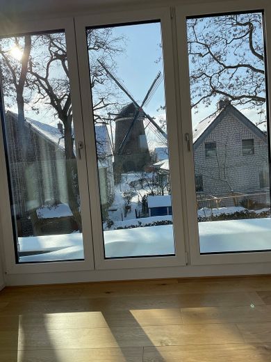Luxus-Penthouse-Wohnung in traumhafter Lage mit Privatseenutzung – Blick auf die Lohmühle