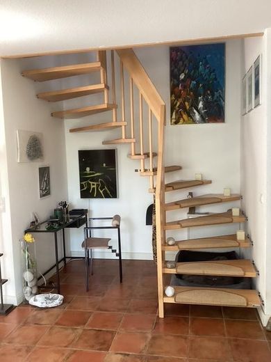 Modernes Ostseehaus in Toplage zwischen Kühlungsborn und Heiligendamm – Treppe zum 1.OG
