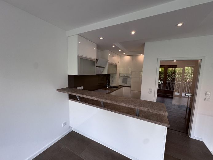 Lichtdurchflutete 2,5-Zimmer-Maisonette, Terrasse und Garten – frisch renoviert & sofort beziehbar – Moderne EBK mit E-Geräten