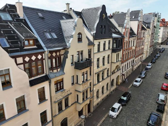Investissement immobilier : appartement de 3 pièces avec terrasse et jardin à Plauen – Photo 1