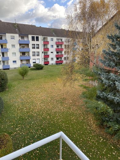 1 oder 2 Wohnungen im 2. OG  in ruhiger Lage Wolfenbüttels zur Eigennutzung oder Vermietung – Balkonblick