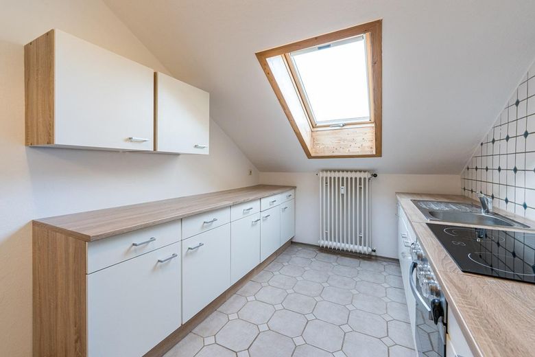 Attraktive 3 Zimmer- Dachgeschosswohnung mit Blick in die Schweiz – फोटो 3
