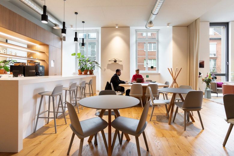 Pronájem kanceláře 1.992 m² – Foto 7