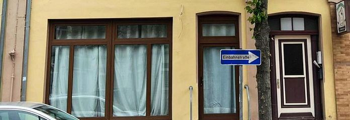 Hausvorderseite frontal