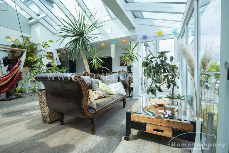 Außergewöhnlicher Designer-Bungalow mit Indoor-Pool, Heimkino  &  Smart-Home in ruhiger Naturlage – 0d853003e9c9c9fc8b6cb2de4e0726c261a03d48.jpg