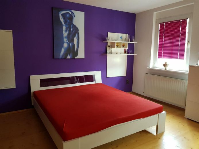 Luksusowe mieszkanie w centrum miasta z tarasem na dachu nad dachami Aue – Schlafzimmer