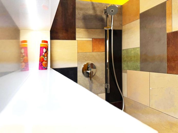 Design trifft Natur - Ferien-Wohnung am Kanal für bis zu 8 Personen (115m2) in Schönebeck – Bad_Dusche