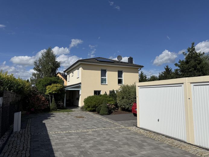 Modernes Familienleben: 5-Zimmer-Haus in Zossen. Ohne Maklerprovision – Foto 1