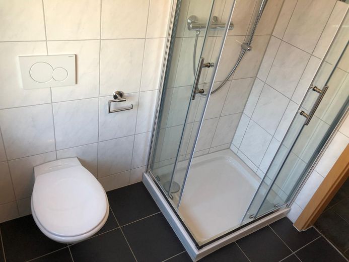 Odnowione mieszkanie 2-pokojowe o powierzchni 39 m² w Augsburgu – bezpośrednio od właściciela, bez pośrednika, 2 pokoje z kuchnią i łazienką – Zdjęcie 28