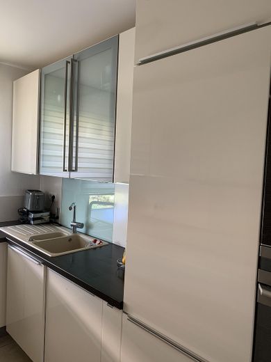 Schöne Lichtdurchflutete 4 Zimmer Wohnung – Küche