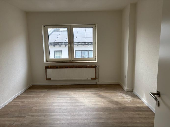 Helle, frisch kernsanierte 2,5-Zimmerwohnung mit besonderem Flair – WJ-00192_bild_002.jpeg