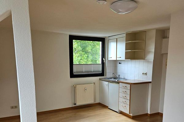 Bonito y luminoso apartamento de 1,5 habitaciones con cocina empotrada en Mainz-Mombach