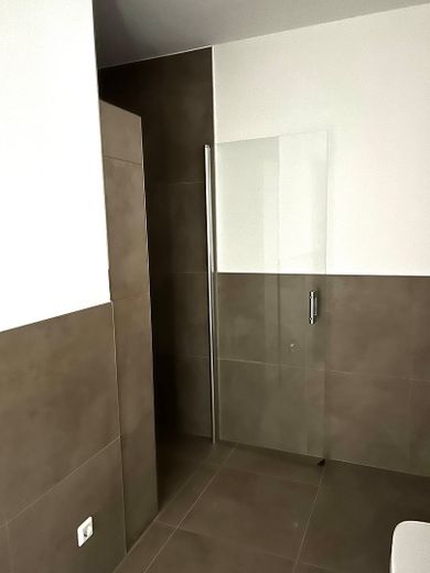 Top moderne, neuwertige 2 ZiKüche/Bad/ großer Balkon - Königsbergerstraße 1b – Foto 17